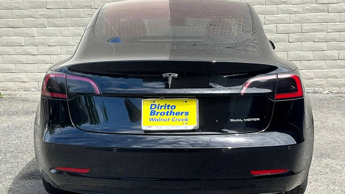 2018 Tesla Model 3 5YJ3E1EB8JF183634