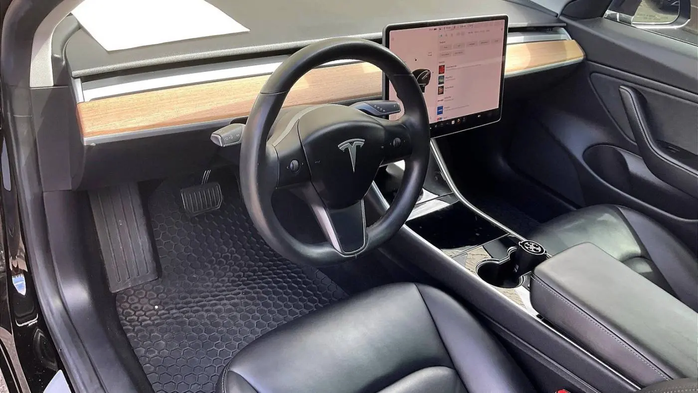 2018 Tesla Model 3 5YJ3E1EB8JF183634
