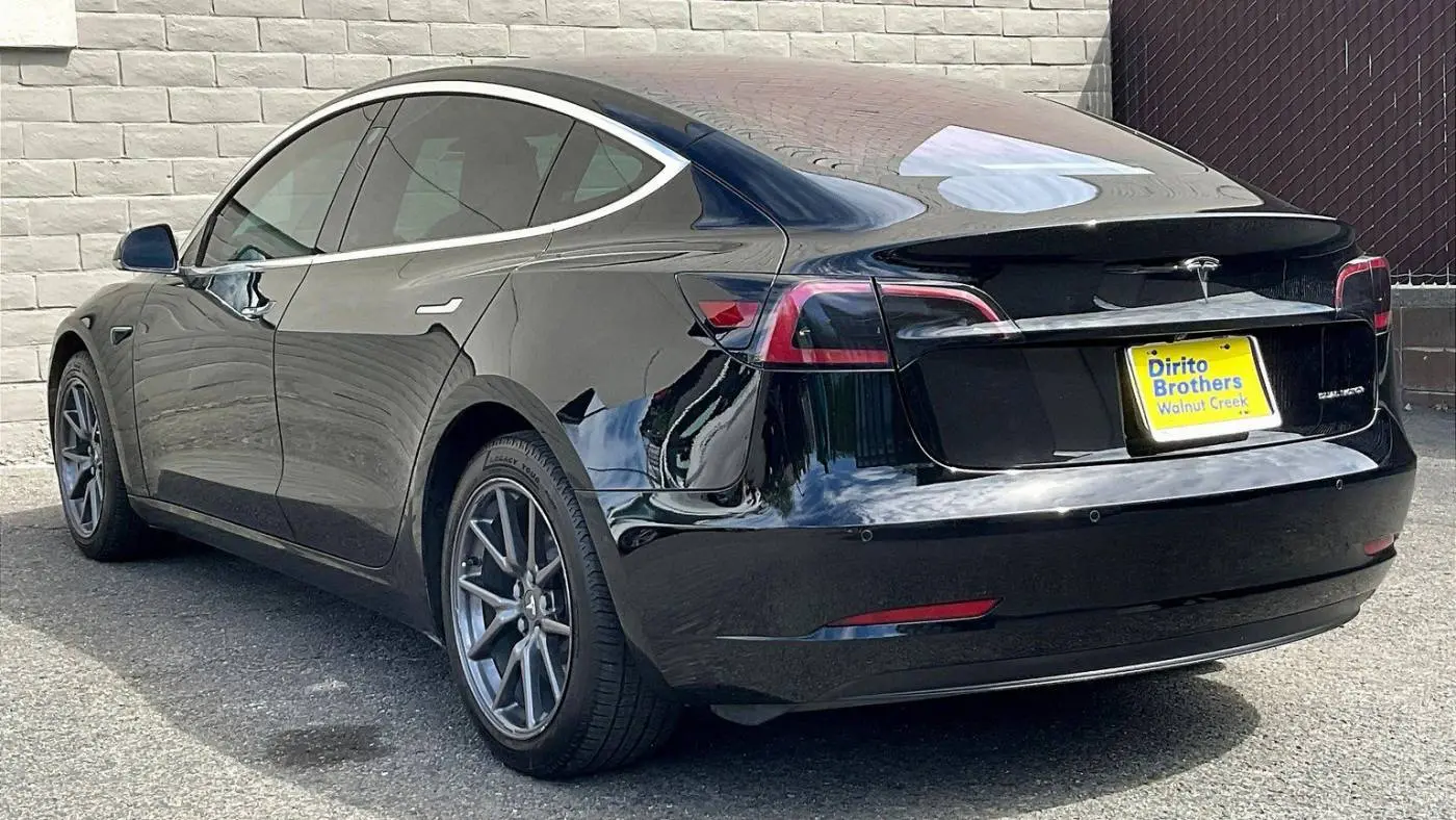 2018 Tesla Model 3 5YJ3E1EB8JF183634