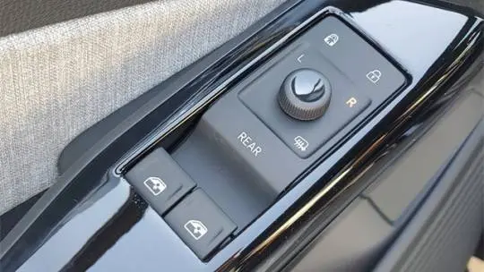 2025 Volkswagen ID.4 1V2CRPE80SC004978