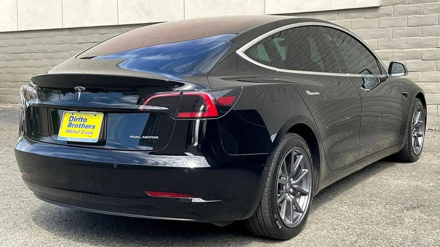 2018 Tesla Model 3 5YJ3E1EB8JF183634