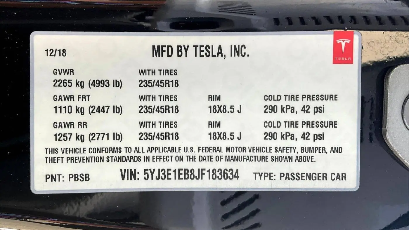 2018 Tesla Model 3 5YJ3E1EB8JF183634