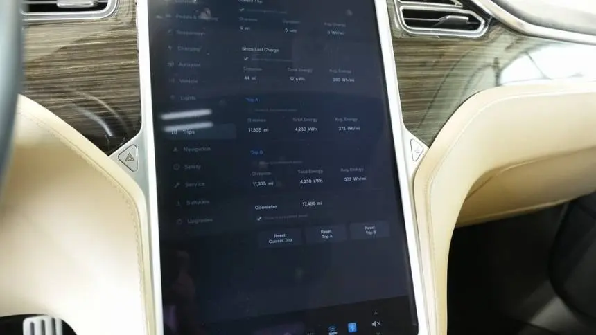 2016 Tesla Model S 5YJSA1E46GF137835