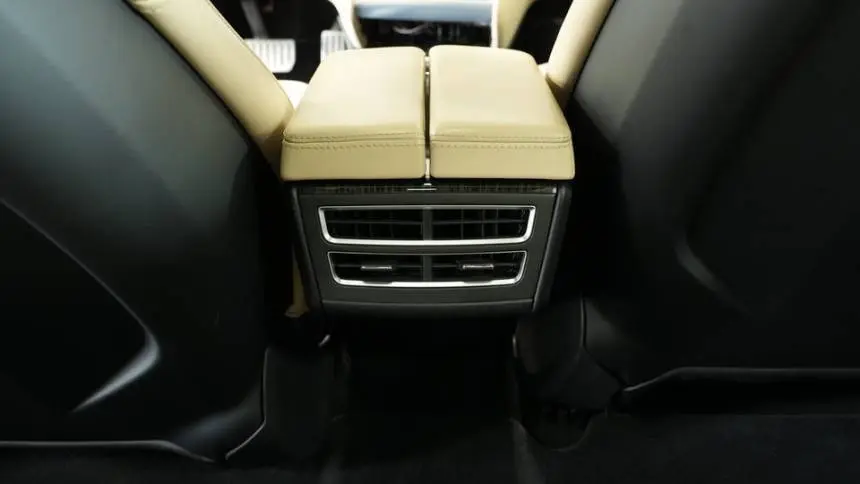 2016 Tesla Model S 5YJSA1E46GF137835