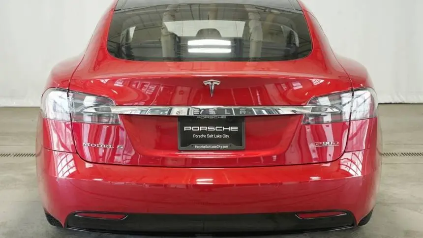 2016 Tesla Model S 5YJSA1E46GF137835