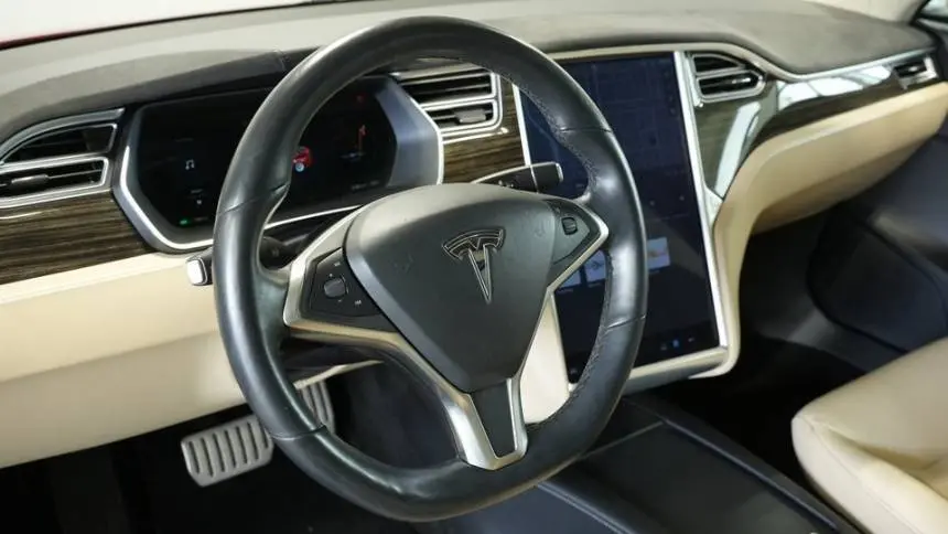 2016 Tesla Model S 5YJSA1E46GF137835