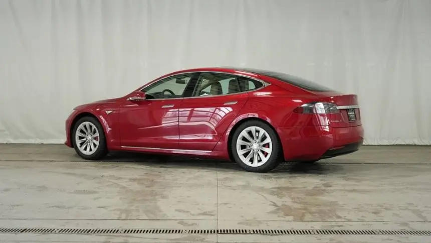 2016 Tesla Model S 5YJSA1E46GF137835