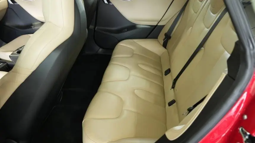 2016 Tesla Model S 5YJSA1E46GF137835