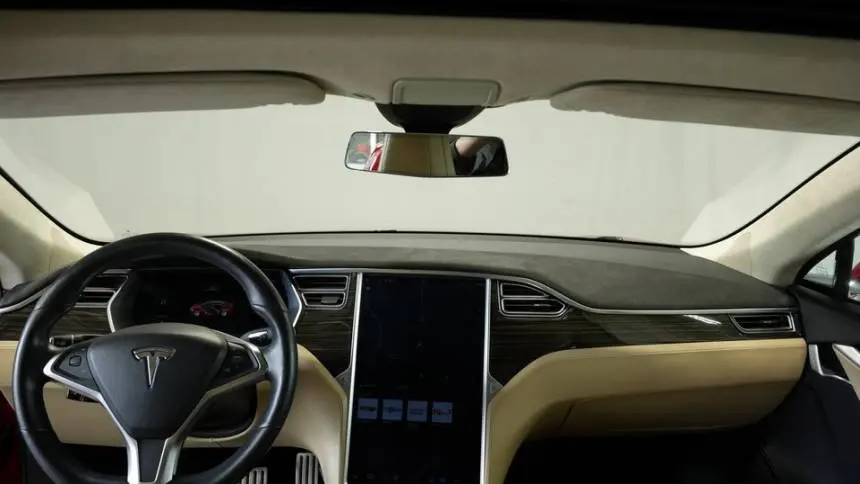 2016 Tesla Model S 5YJSA1E46GF137835