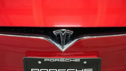 2016 Tesla Model S 5YJSA1E46GF137835