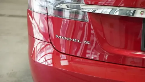 2016 Tesla Model S 5YJSA1E46GF137835