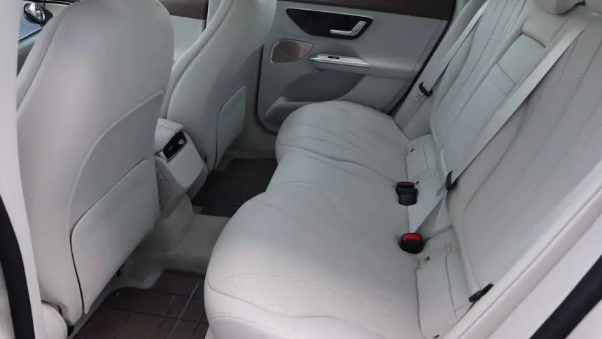 2024 Mercedes EQE Sedan W1KEG2BB2RF046800