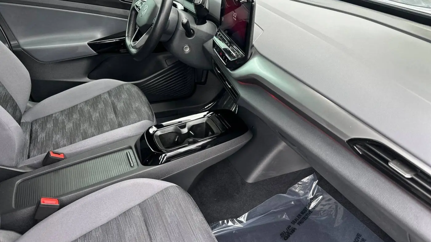 2021 Volkswagen ID.4 WVGRMPE24MP043876