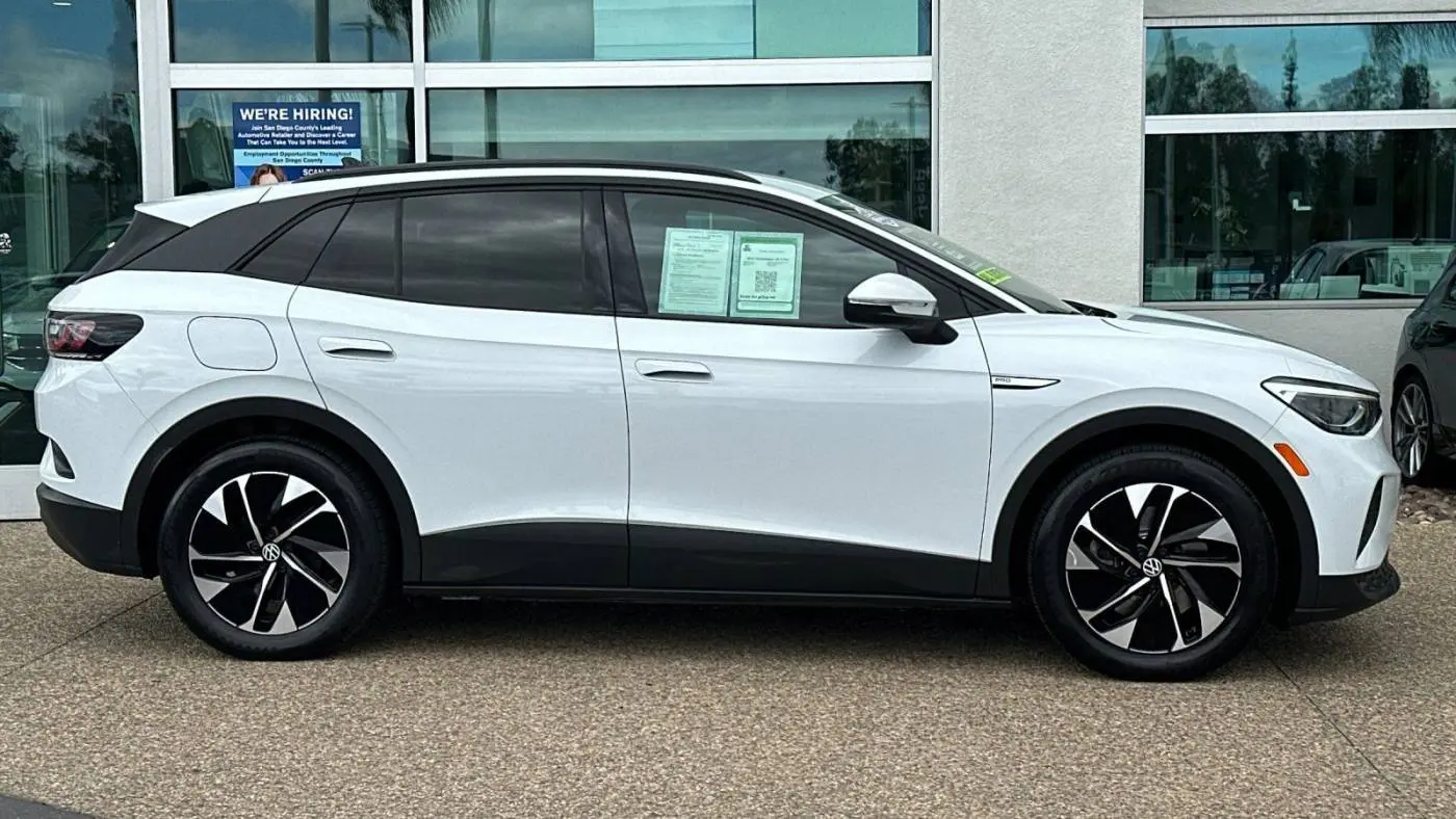 2021 Volkswagen ID.4 WVGRMPE24MP043876