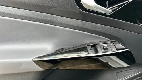 2021 Volkswagen ID.4 WVGRMPE24MP043876