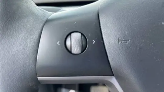 2022 Tesla Model Y 7SAYGDEE6NF439645