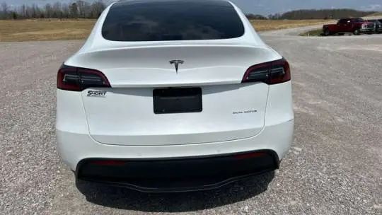 2022 Tesla Model Y 7SAYGDEE6NF439645