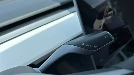 2022 Tesla Model Y 7SAYGDEE6NF439645