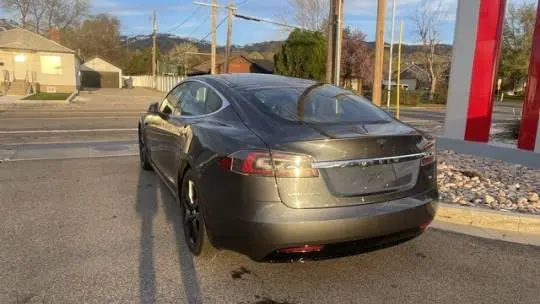 2017 Tesla Model S 5YJSA1E17HF204322