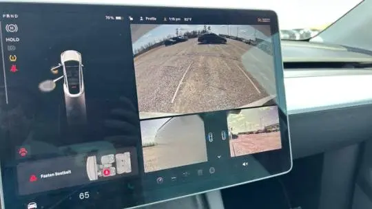 2022 Tesla Model Y 7SAYGDEE6NF439645