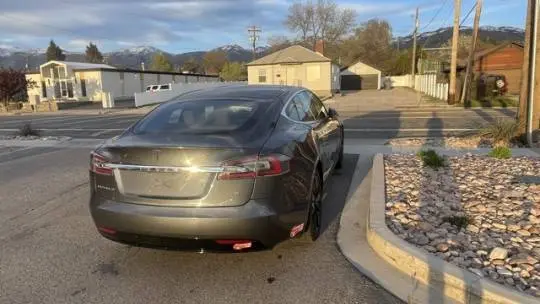 2017 Tesla Model S 5YJSA1E17HF204322
