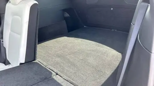 2022 Tesla Model Y 7SAYGDEE6NF439645