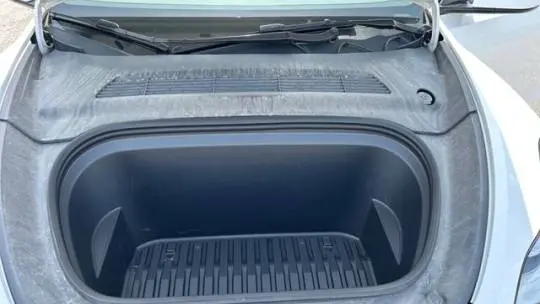 2022 Tesla Model Y 7SAYGDEE6NF439645