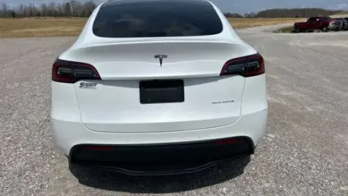 2022 Tesla Model Y 7SAYGDEE6NF439645