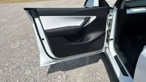 2022 Tesla Model Y 7SAYGDEE6NF439645