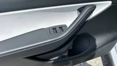2022 Tesla Model Y 7SAYGDEE6NF439645