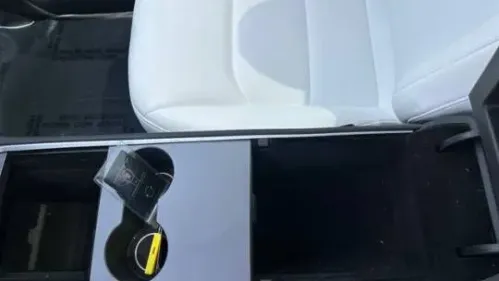 2022 Tesla Model Y 7SAYGDEE6NF439645