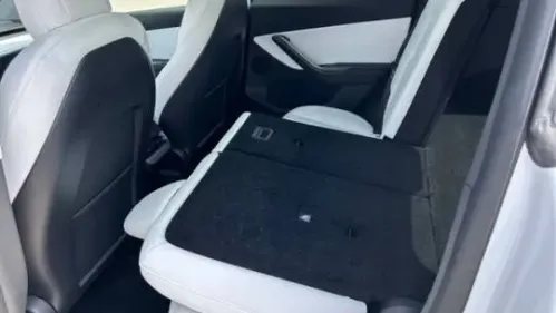 2022 Tesla Model Y 7SAYGDEE6NF439645