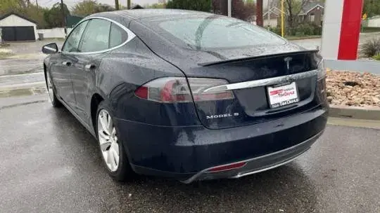 2014 Tesla Model S - Images - 5