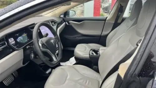 2014 Tesla Model S - Images - 7
