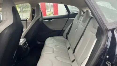 2014 Tesla Model S - Images - 8