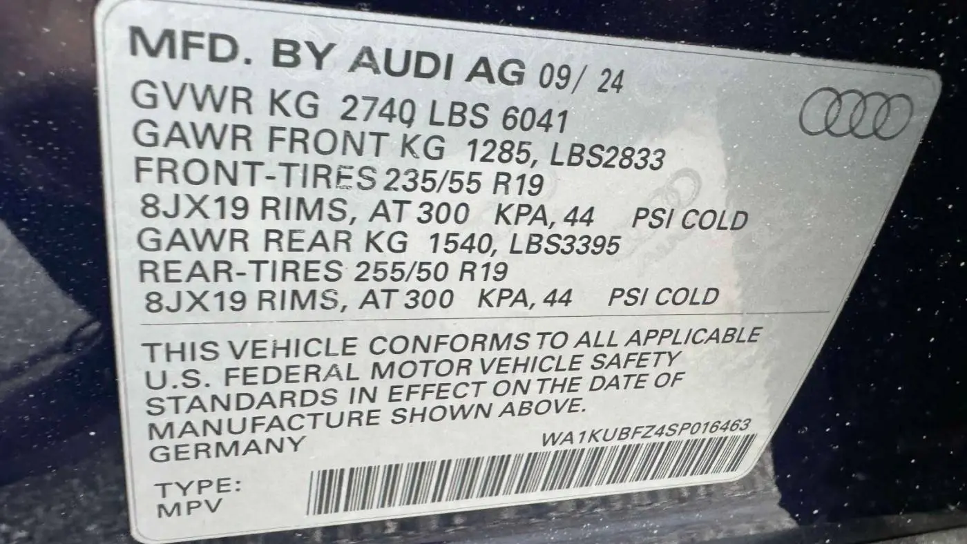 2025 Audi Q4 e-tron WA1KUBFZ4SP016463