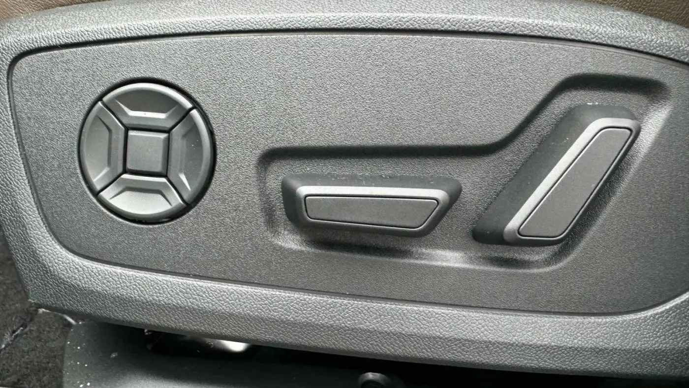 2025 Audi Q4 e-tron WA1KUBFZ4SP016463