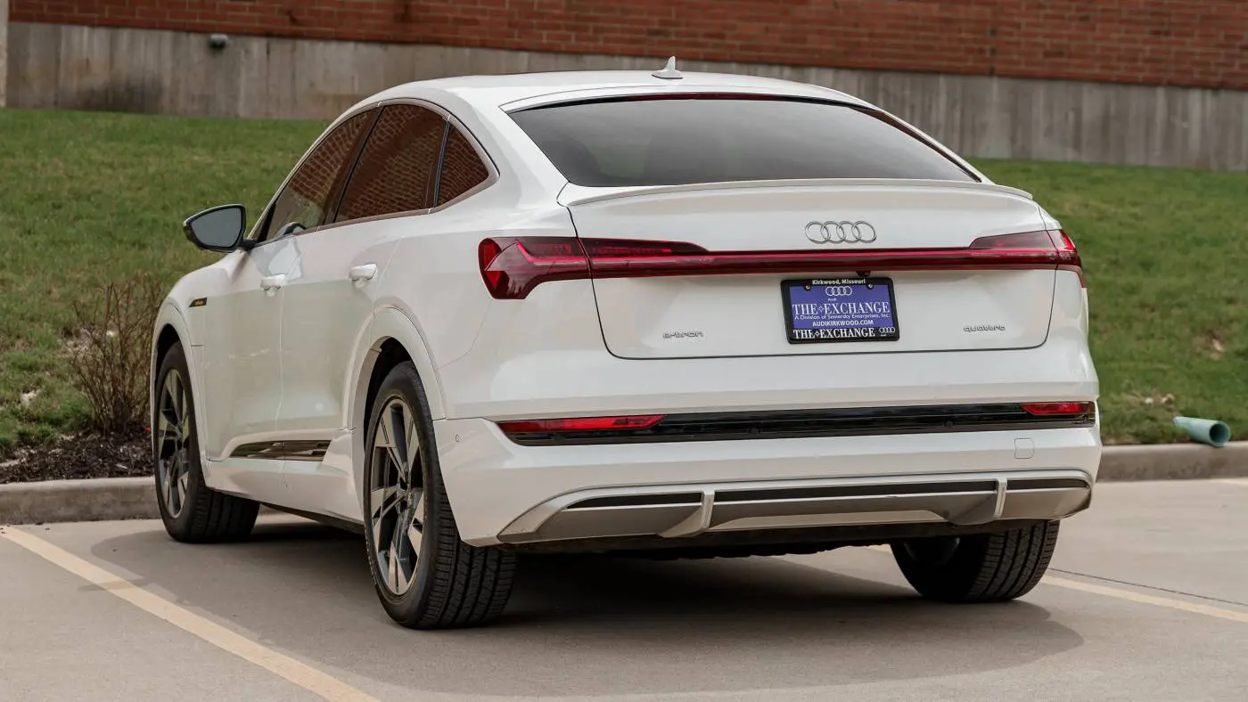 2022 Audi e-tron WA12AAGE7NB032477