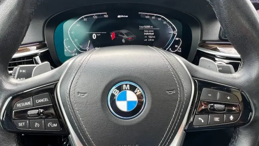 2023 BMW 5 Series WBA13AG02PCL75207