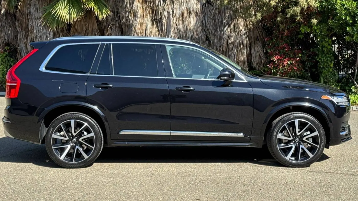 2022 Volvo XC90 YV4H600Z8N1856421