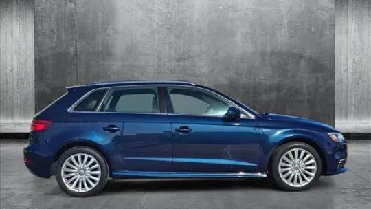 2017 Audi A3 Sportback e-tron WAUTPBFF7HA146754