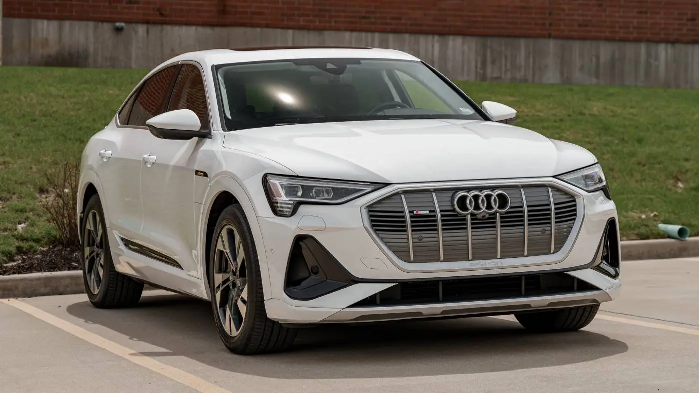 2022 Audi e-tron WA12AAGE7NB032477