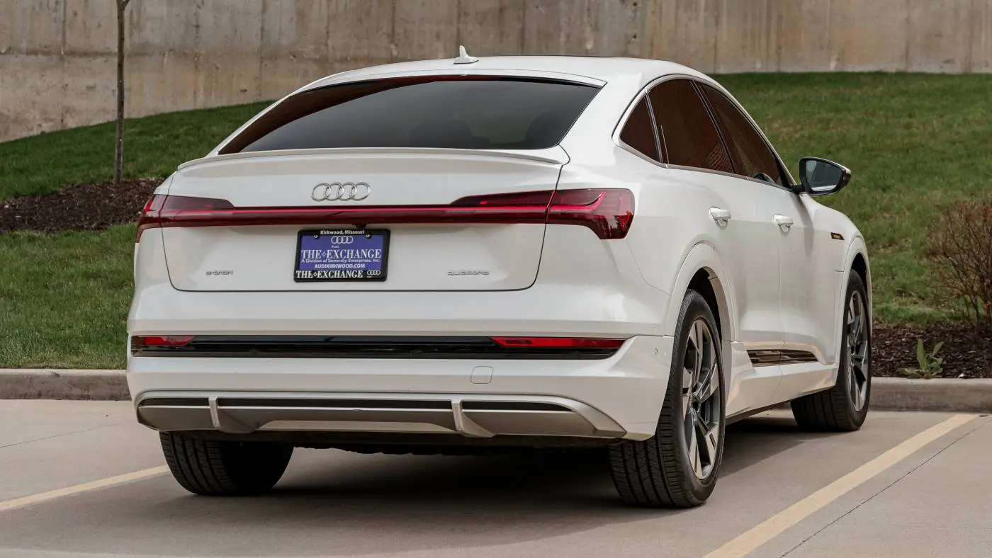 2022 Audi e-tron WA12AAGE7NB032477