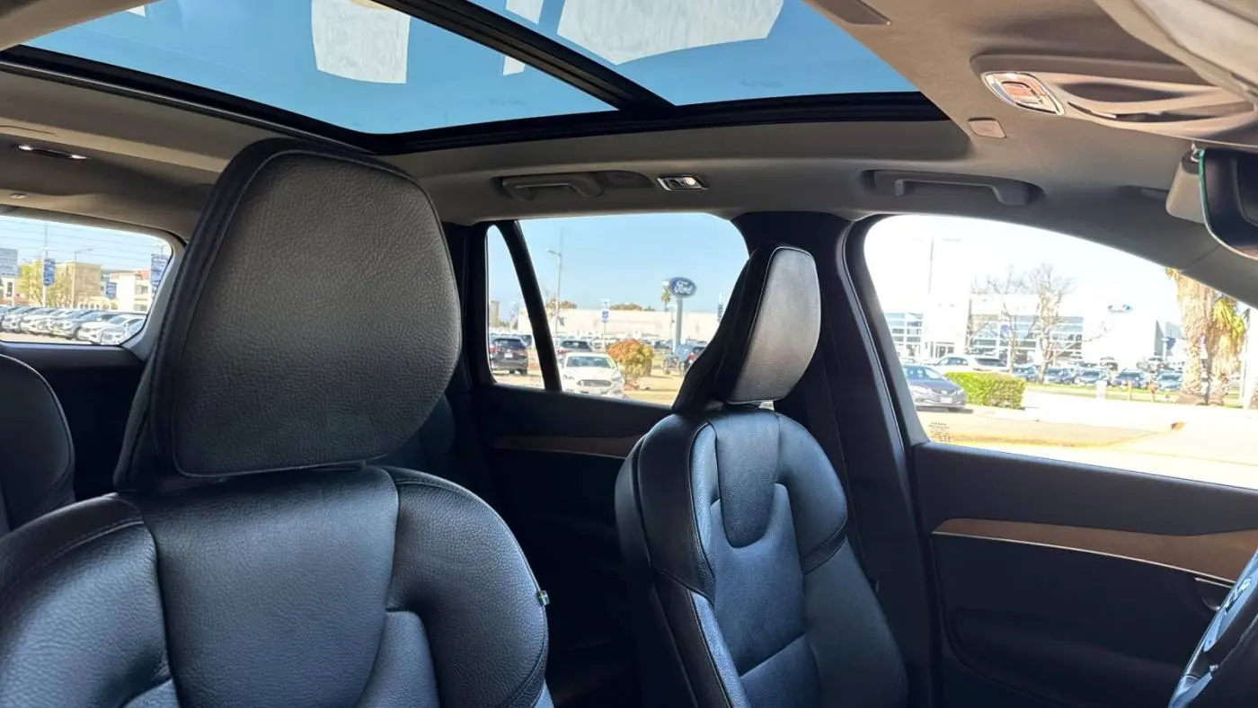 2022 Volvo XC90 YV4H600Z8N1856421