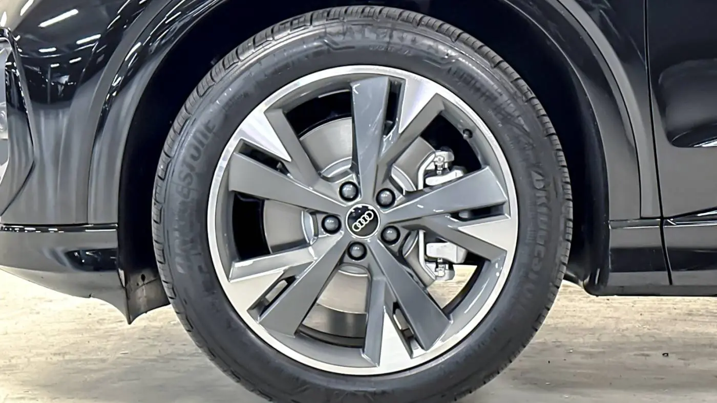 2025 Audi Q4 e-tron WA1KUBFZ9SP043643