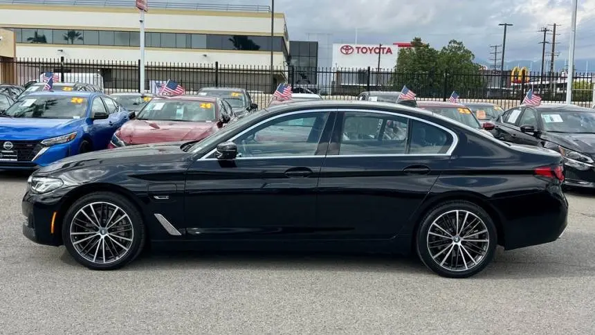 2023 BMW 5 Series WBA13AG02PCL75207