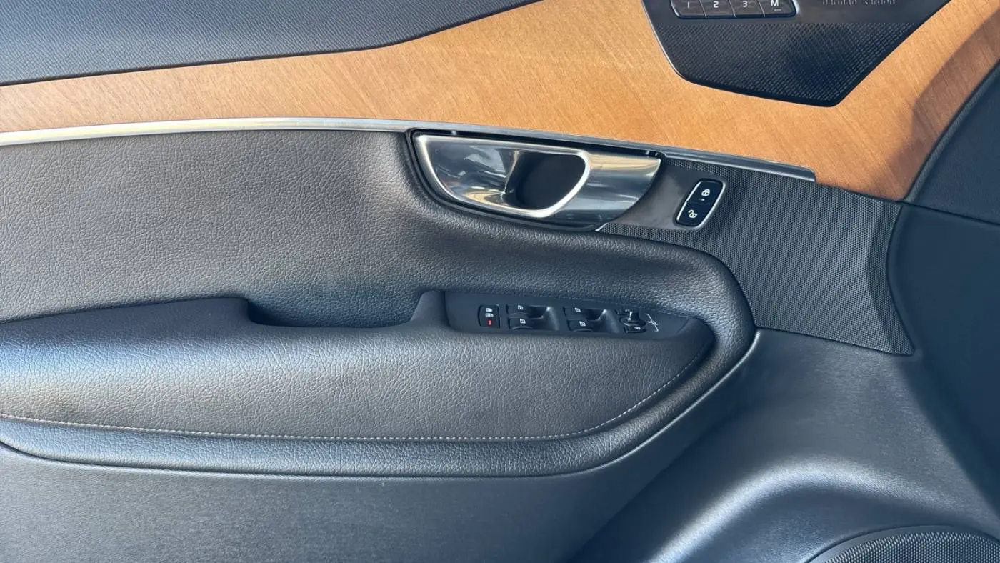 2022 Volvo XC90 YV4H600Z8N1856421