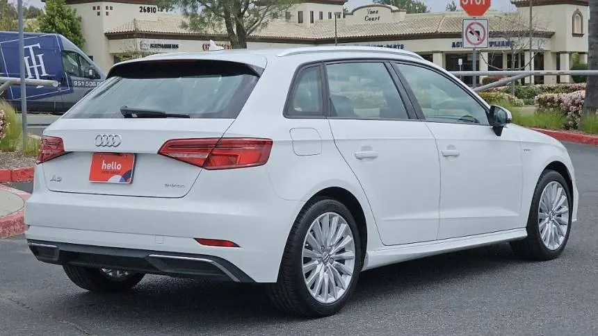 2017 Audi A3 Sportback e-tron WAUUPBFFXHA075795