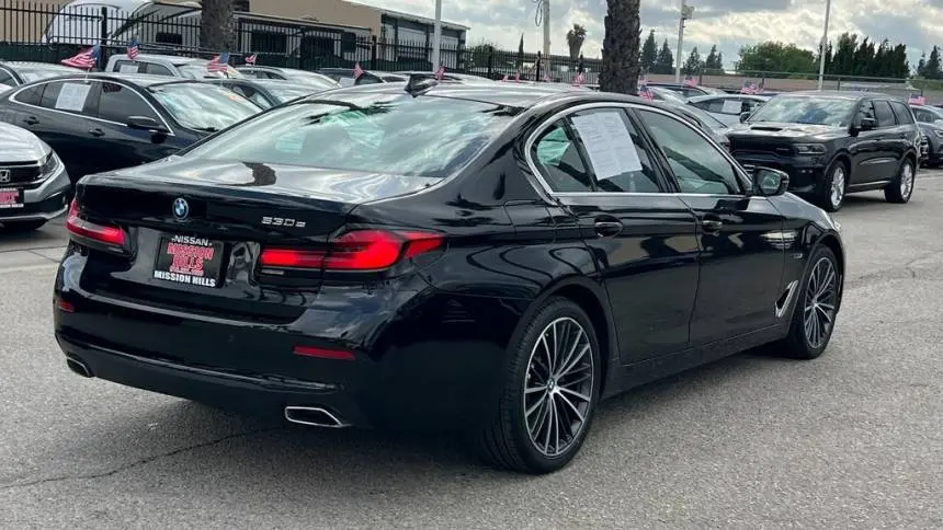 2023 BMW 5 Series WBA13AG02PCL75207