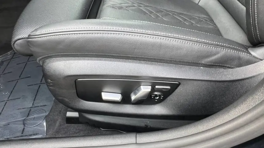 2023 BMW 5 Series WBA13AG02PCL75207